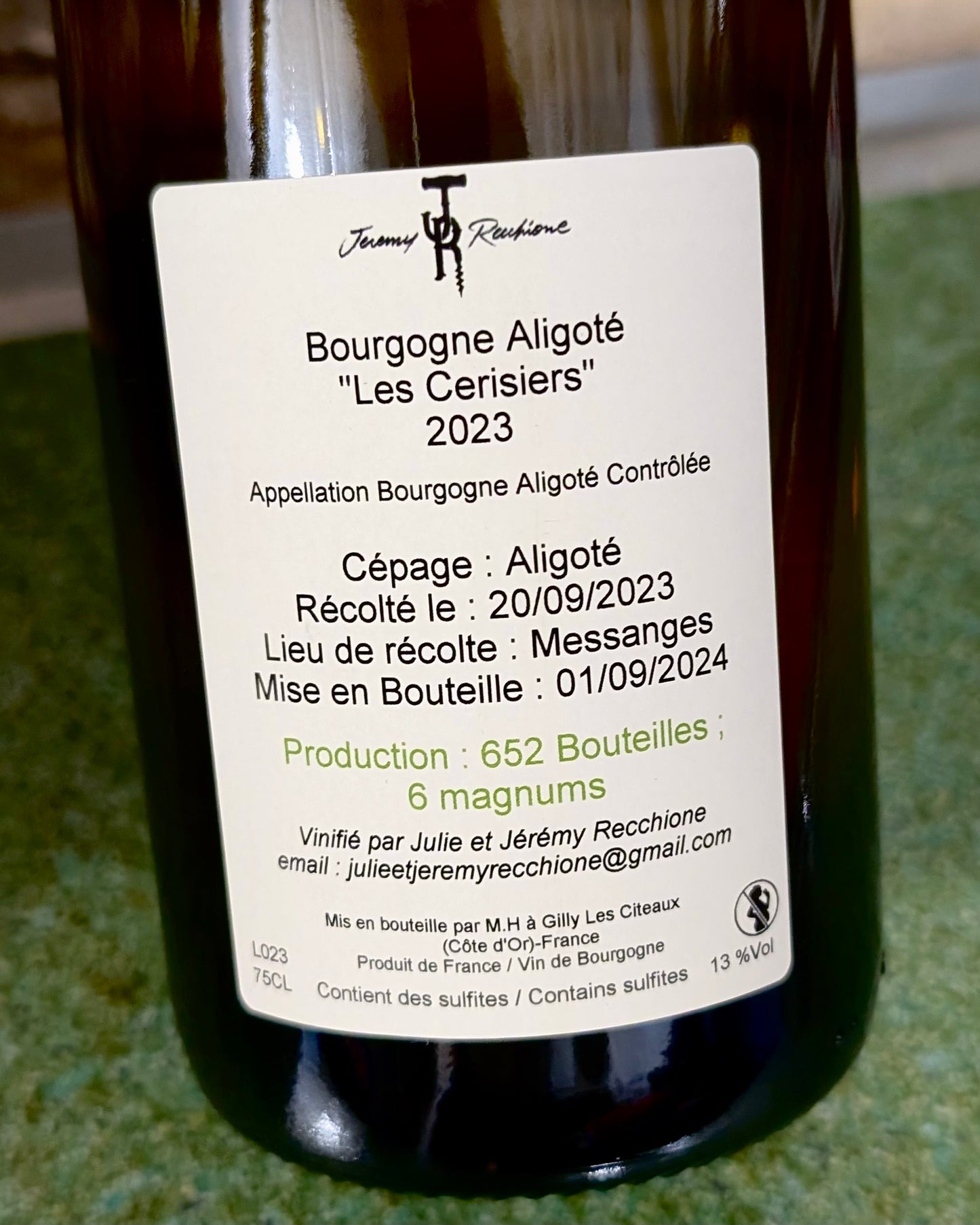 Bouteille de Bourgogne Aligoté Les Cerisiers 2023 de Julie & Jérémy Recchione