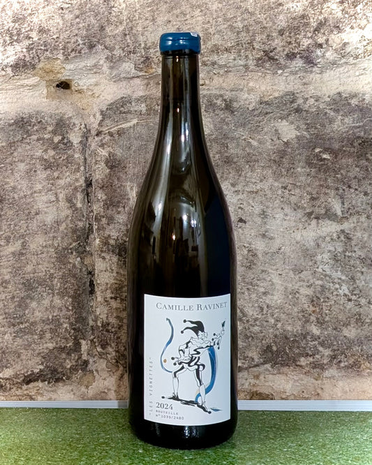 Les Vignettes 2024 de Camille Ravinet, chardonnay de Giverny issu d'un coteau argilo-calcaire à silex en Normandie.