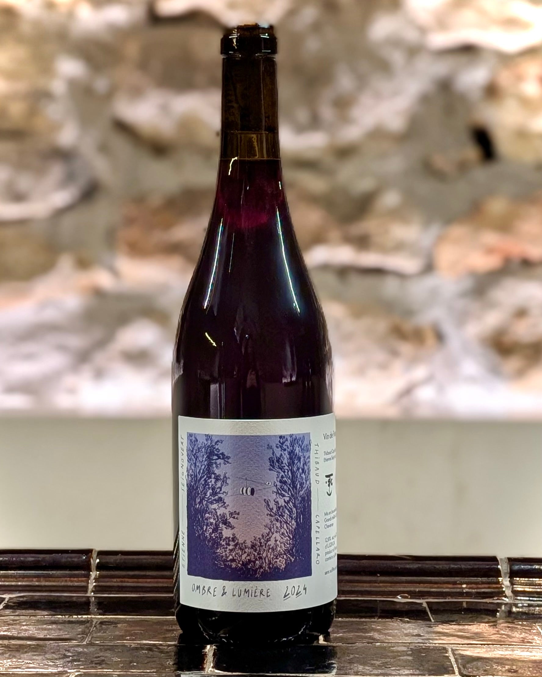 Bouteille d'Ombre et Lumière 2024 de Thibaud Capellaro et Étienne Seignovert, assemblage de syrah, grenache et viognier de la Vallée du Rhône.