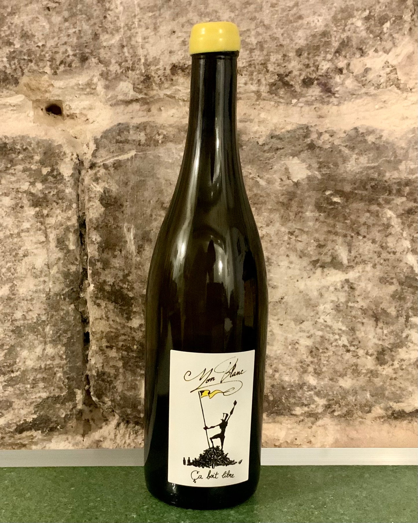 Bouteille de Mon Blanc 2021 de Damien Bastian, domaine Ça Boit Libre, chasselas de Savoie issu des coteaux de Haute-Savoie.